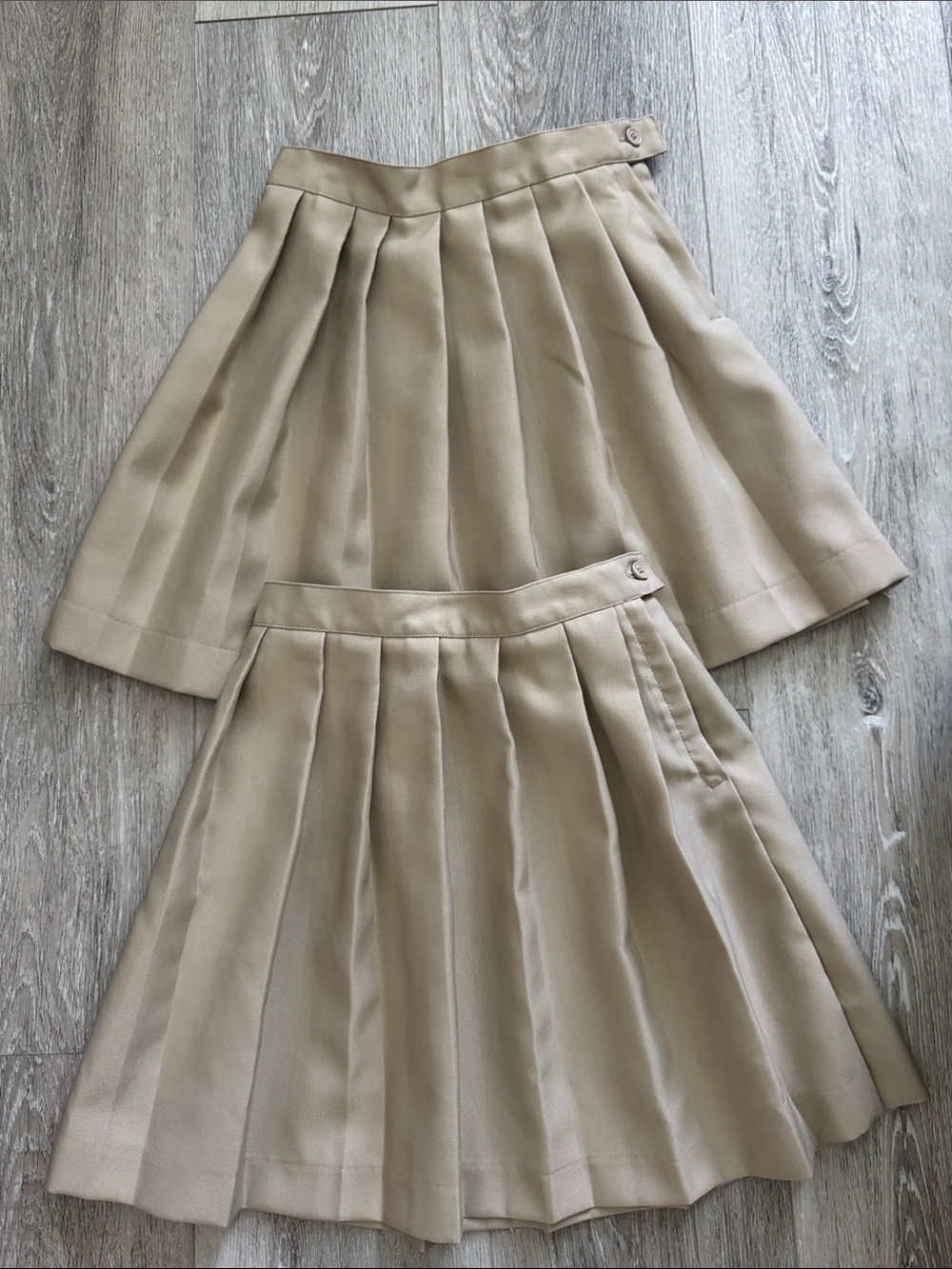 EUC Set of 2 French Toast Khaki Pleated Uniform Skirt w/Adjustable Waist Size 5
